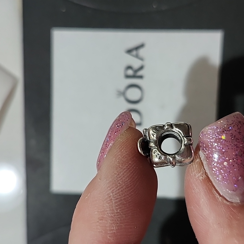 Pandora Sterling Silver Winter Charm Trio: Snowman, Present & Snowflake - Picture 4 of 5